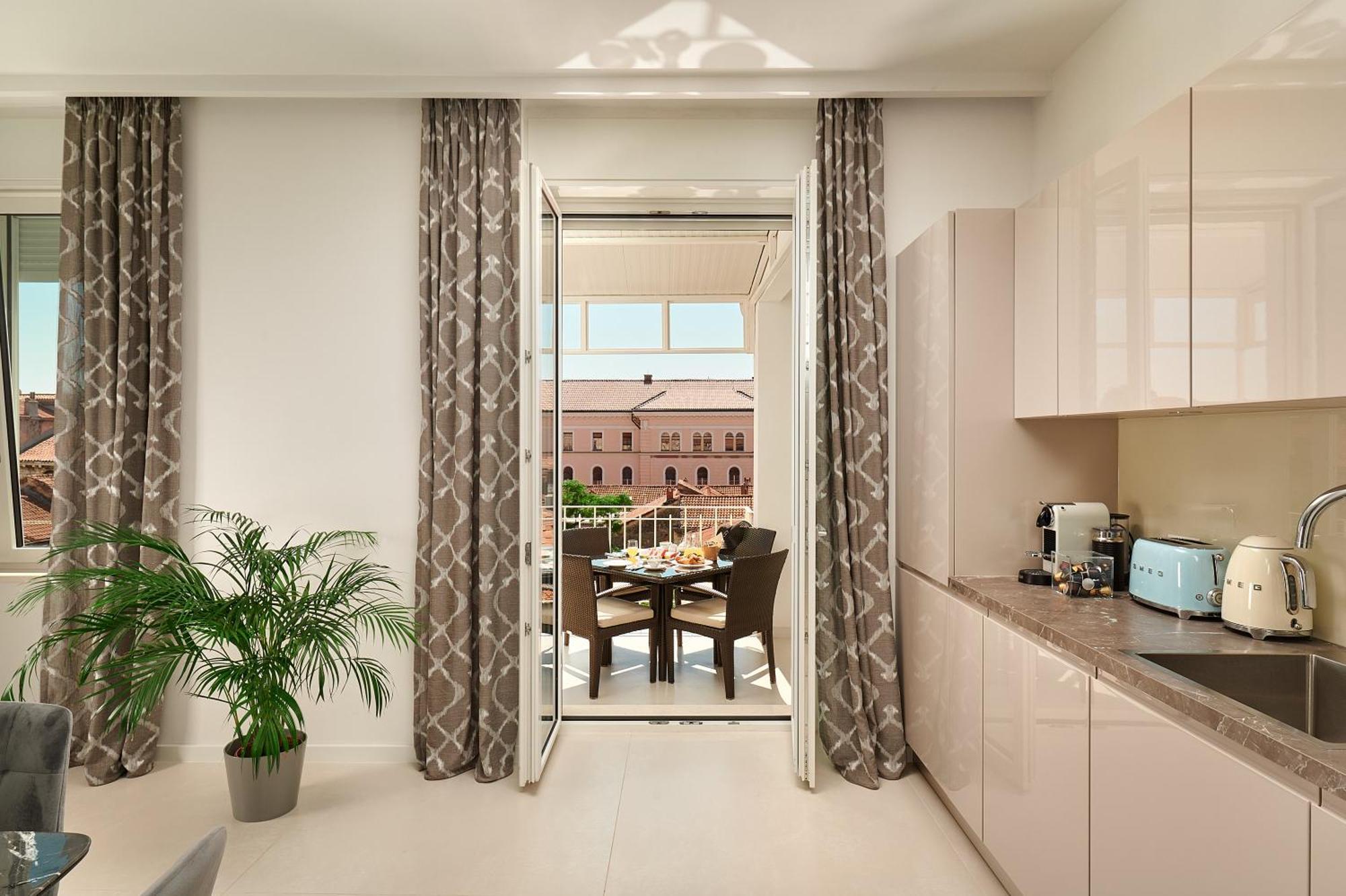 The Pearl Apartment
