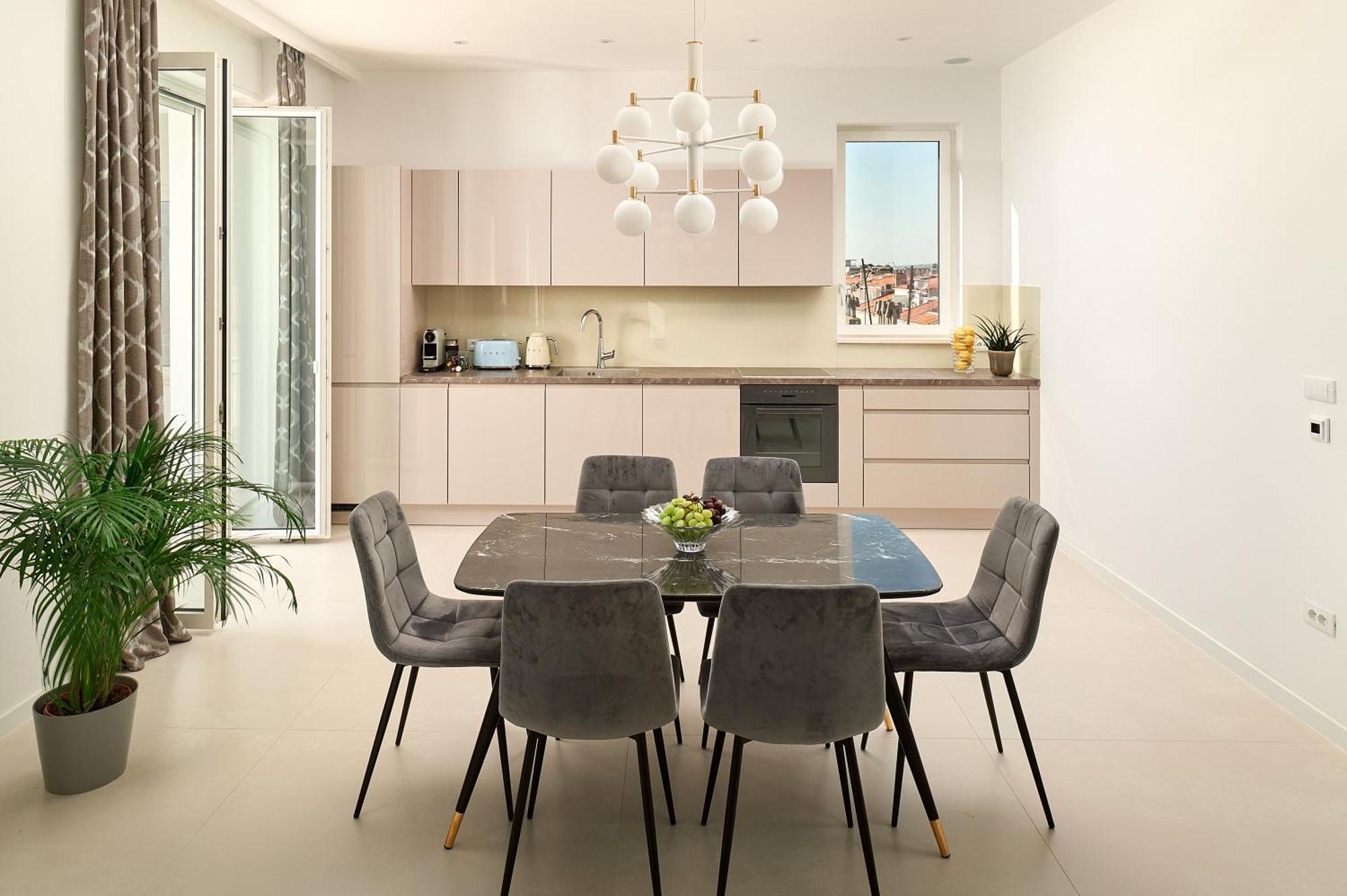 The Pearl Apartment *